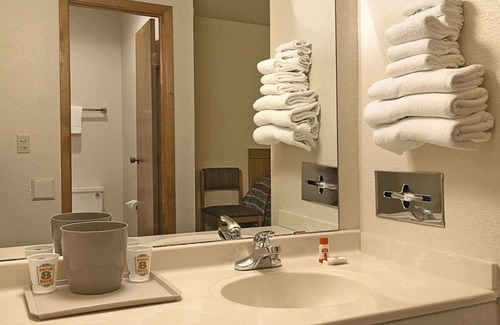 Fort Stockton Hotel | Holiday Inn Express Hotel and Suites Fort Stockton by IHG