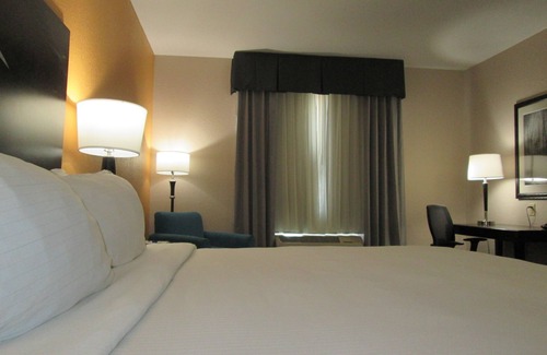 Fort Stockton Hotel | Holiday Inn Express Hotel and Suites Fort Stockton by IHG