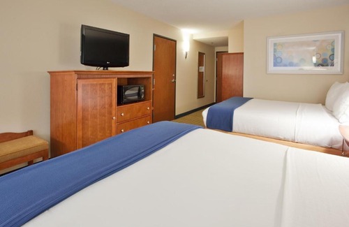 Fredericksburg Hotel | Holiday Inn Express Hotel & Suites Fredericksburg by IHG