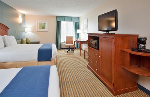 Fredericksburg Hotel | Holiday Inn Express Hotel & Suites Fredericksburg by IHG