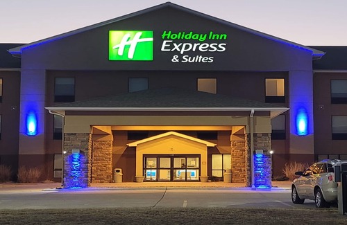 Junction City Hotel | Holiday Inn Express & Suites Junction City by IHG