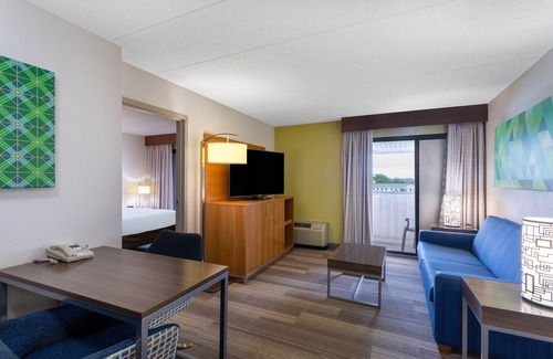 King of Prussia Hotel | Holiday Inn Express Hotel & Suites Philadelphia – King of Prussia by IHG