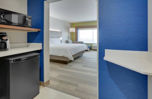 Mount Pleasant Hotel | Holiday Inn Express Hotel & Suites Mount Pleasant by IHG