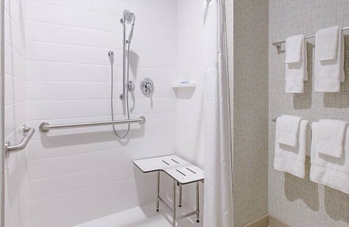 Mount Pleasant Hotel | Holiday Inn Express Hotel & Suites Mount Pleasant by IHG