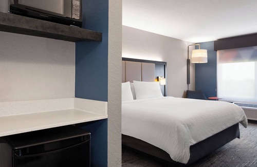St. Petersburg - Clearwater Hotel | Holiday Inn Express St. Petersburg North (I-275) by IHG
