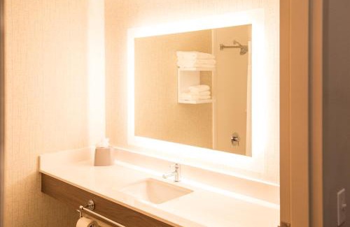 Stone Mountain Hotel | Holiday Inn Express Atlanta-Stone Mountain by IHG