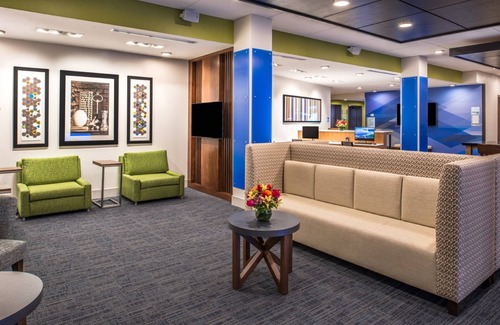 Wesley Chapel Hotel | Holiday Inn Express & Suites Tampa North - Wesley Chapel by IHG