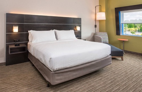 Wesley Chapel Hotel | Holiday Inn Express & Suites Tampa North - Wesley Chapel by IHG