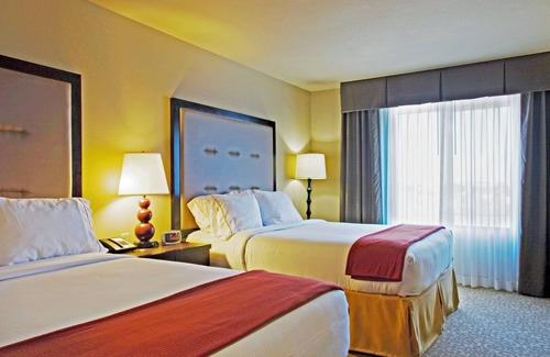 Wichita Falls Hotel | Holiday Inn Express & Suites Wichita Falls by IHG