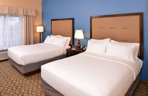 Wichita Falls Hotel | Holiday Inn Express & Suites Wichita Falls by IHG