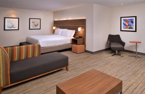 Walnut Creek Hotel | Holiday Inn Express Walnut Creek by IHG