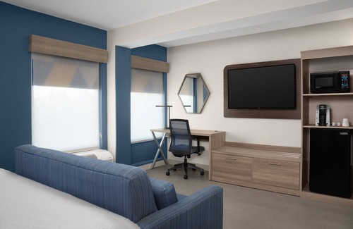 Hyattsville Hotel | Holiday Inn Express Washington DC - BW Parkway by IHG