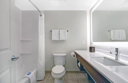 Whitby Hotel | Holiday Inn Express Whitby Oshawa by IHG