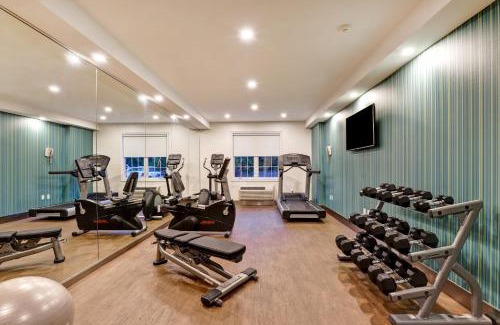 Whitby Hotel | Holiday Inn Express Whitby Oshawa by IHG
