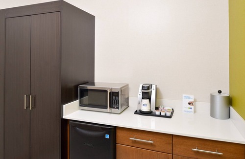 Wixom Hotel | Holiday Inn Express Wixom by IHG