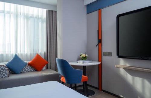 Jinshui District Hotel | Holiday Inn Express Zhengzhou Garden Road