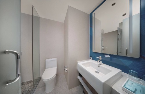 Jinshui District Hotel | Holiday Inn Express Zhengzhou Garden Road by IHG