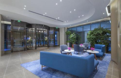 Jinshui District Hotel | Holiday Inn Express Zhengzhou Longzi Lake by IHG