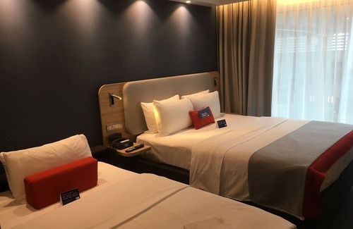 Ruemlang Hotel | Holiday Inn Express Zurich Airport by IHG