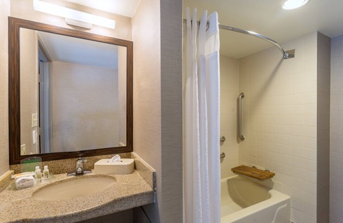 Grantville Hotel | Holiday Inn Harrisburg - Hershey Area, I-81 by IHG