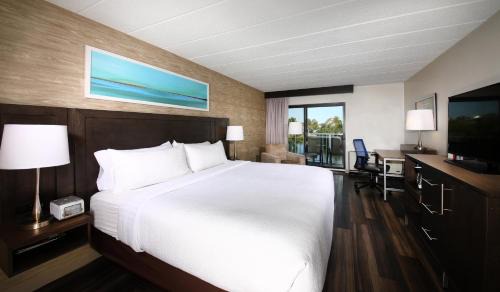 Peterborough Hotel | Holiday Inn Hotel Peterborough Waterfront by IHG