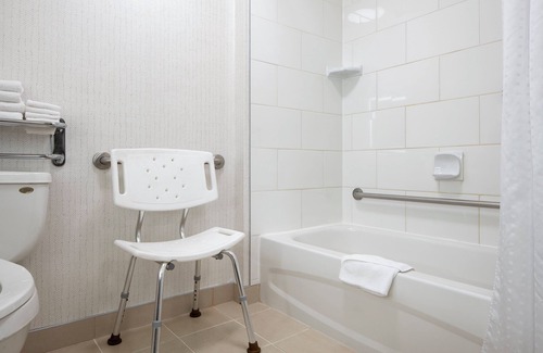 Kamloops Hotel | Holiday Inn Hotel & Suites Kamloops by IHG