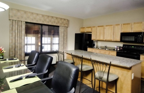 Lake Elmo Hotel | Holiday Inn Hotel & Suites St. Paul NE - Lake Elmo by IHG