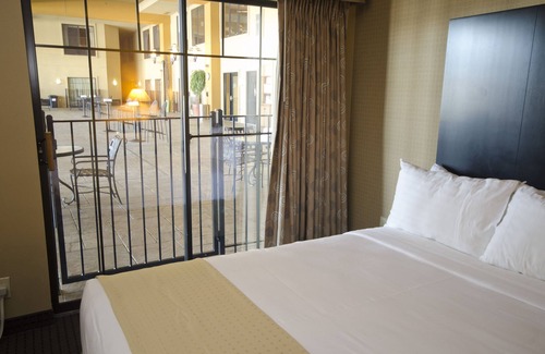 Lake Elmo Hotel | Holiday Inn Hotel & Suites St. Paul NE - Lake Elmo by IHG