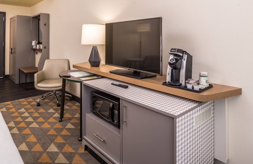 Joplin Hotel | Holiday Inn Joplin by IHG
