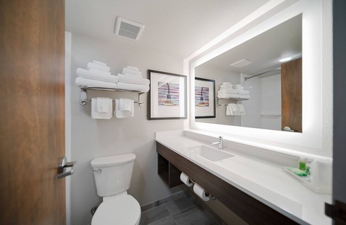 Kearney Hotel | Holiday Inn Kearney by IHG