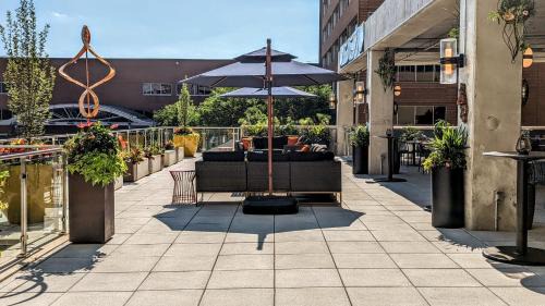 Historic Downtown Lancaster Hotel | Holiday Inn Lancaster by IHG