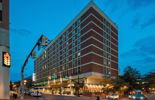 Historic Downtown Lancaster Hotel | Holiday Inn Lancaster by IHG