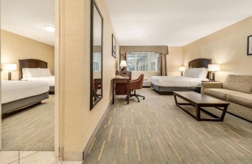 South Lethbridge Hotel | Holiday Inn Lethbridge by IHG