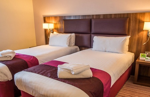 Newport Pagnell Hotel | Holiday Inn Milton Keynes - East M1, Jct. 14 by IHG