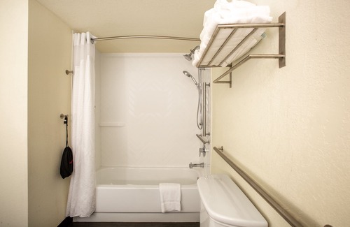 Morgantown Hotel | Holiday Inn Morgantown - Reading Area by IHG