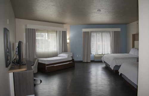 NoDo District Hotel | Holiday Inn Omaha Downtown - Waterpark by IHG