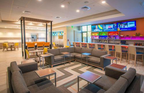 Ferry Pass Hotel | Holiday Inn Pensacola - University Area by IHG