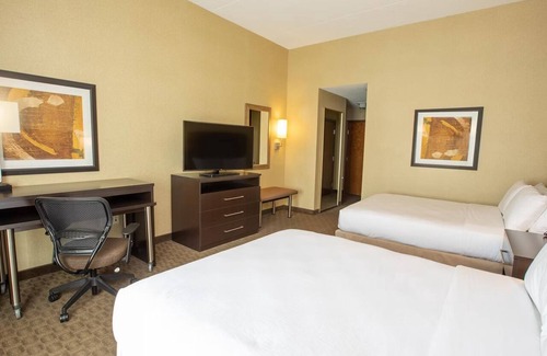 Ocotillo Hotel | Holiday Inn Phoenix Chandler, Standard Queens, Minutes to Arizona Railway Museum