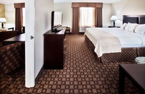 Quincy Hotel | Holiday Inn Quincy East by IHG