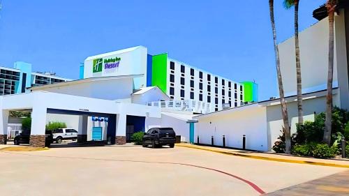 South Padre Island Hotel | Holiday Inn Resort South Padre Island-Beach Front by IHG