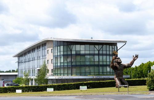 Amesbury Hotel | Holiday Inn Salisbury - Stonehenge by IHG