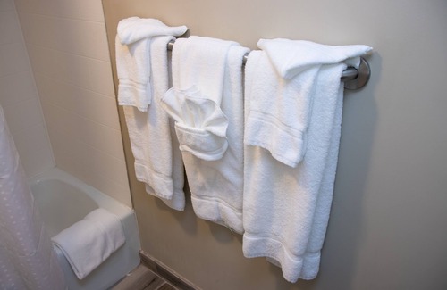 Dunmore Hotel | Holiday Inn Scranton East - Dunmore by IHG