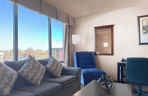 South Plainfield Hotel | Holiday Inn South Plainfield-Piscataway by IHG
