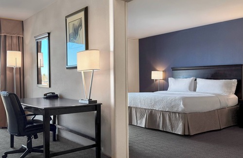 South Plainfield Hotel | Holiday Inn South Plainfield-Piscataway by IHG