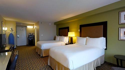 Florida Center Resort | Holiday Inn & Suites Across from Universal Orlando by IHG