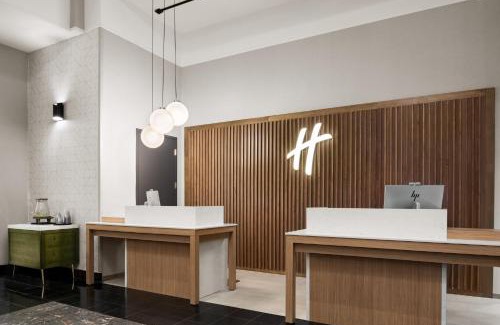 Albuquerque Hotel | Holiday Inn & Suites Albuquerque Airport by IHG