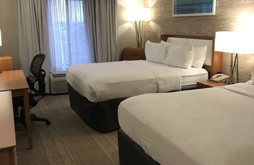Bolingbrook Hotel | Holiday Inn & Suites Bolingbrook by IHG