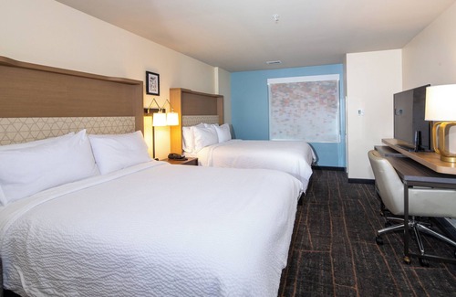 Troy Hotel | Holiday Inn & Suites Detroit - Troy by IHG