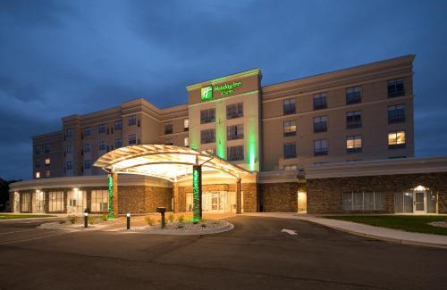 Troy Hotel | Holiday Inn & Suites Detroit - Troy by IHG