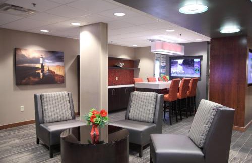 Downtown - Waterfront Hotel | Holiday Inn & Suites Duluth-Downtown by IHG